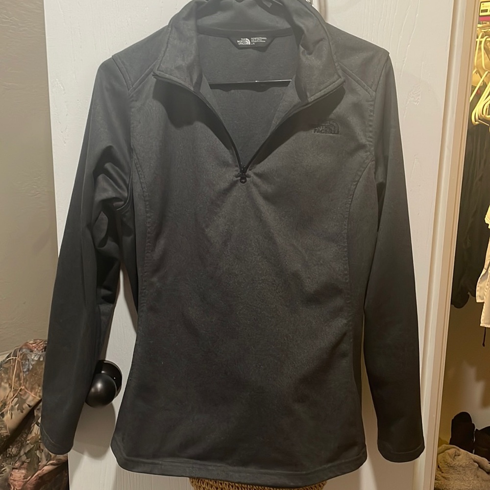 North face women sweater